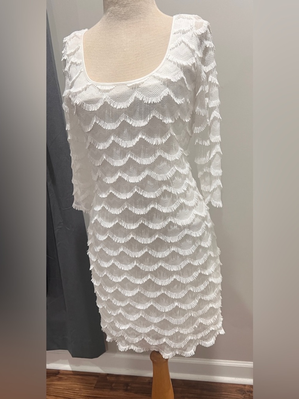 GUESS White Fringe Scallop Long Sleeve Dress